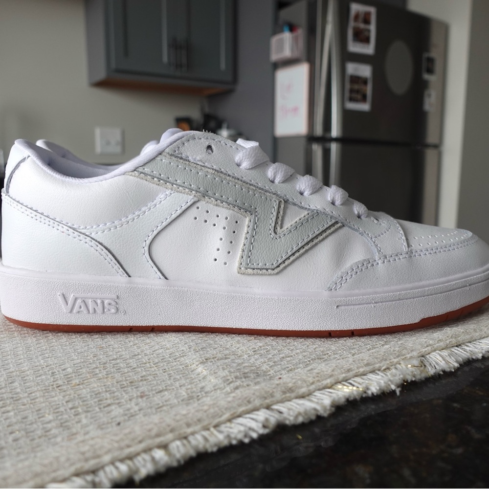 NEW WHITE VANS - lowland CC